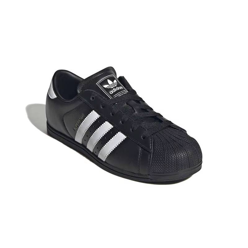 Street Fashion Adidas - أحذية تزلة منخفضة الارتفاع من أديداس