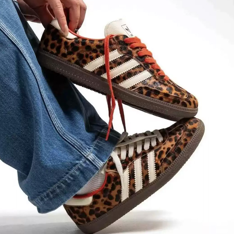 Street Fashion Adidas - حذاء أديداس سامبا أو جي تريفيل