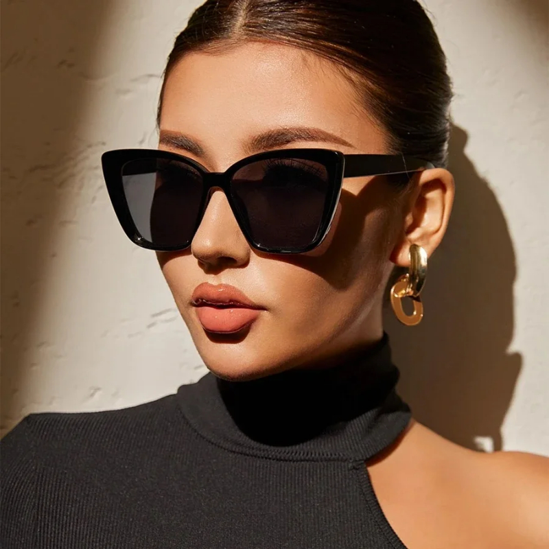 نظارات شمسية عصرية بتصميم عين  - مراجعة Street Fashion Photoshoot وسعره