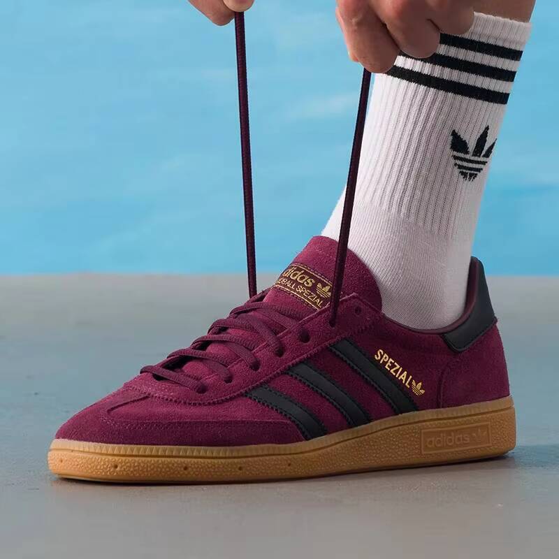 أحذية رياضية منخفضة الارتفاع ل - مراجعة Street Fashion Adidas وسعره