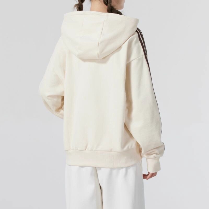 سويت شيرت أديداس بتصميم غير مت - مراجعة Street Fashion Adidas وسعره